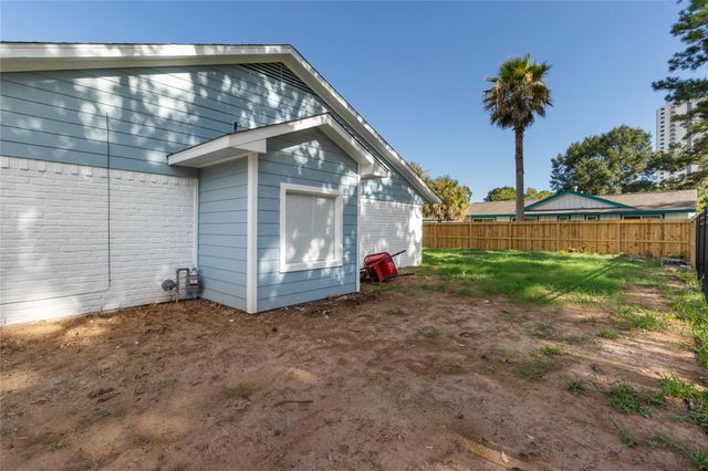 500 Shirleen Drive, Seabrook, TX 77586