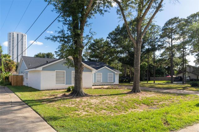 500 Shirleen Drive, Seabrook, TX 77586