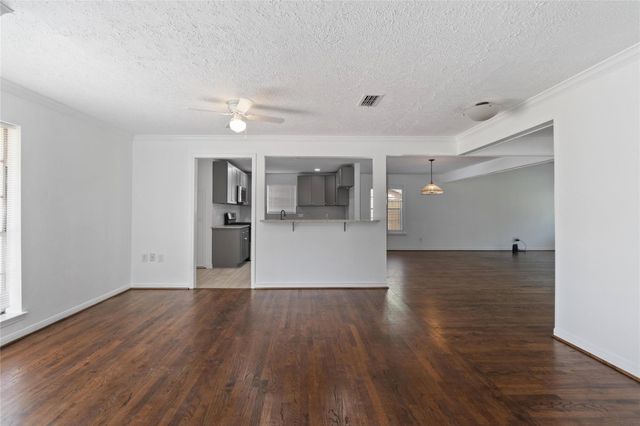 500 Shirleen Drive, Seabrook, TX 77586