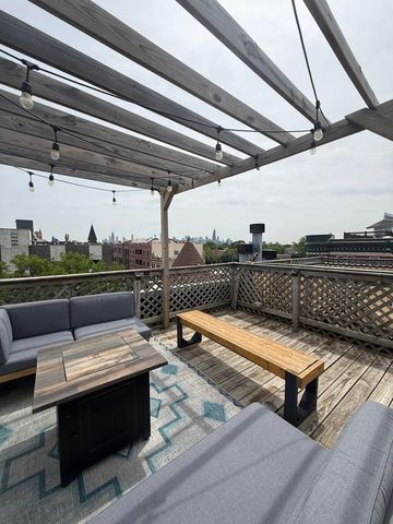 2302 W North Avenue 2W, Chicago, IL 60647