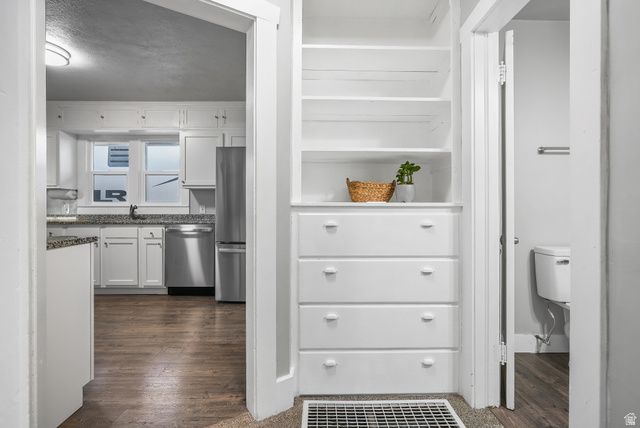 2938 S CYPRUS LN, Magna, UT 84044