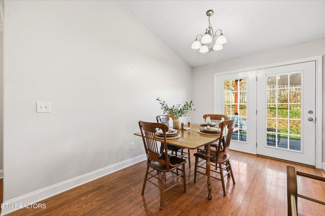 498 Oak Hills Drive, Lenoir City, TN 37771