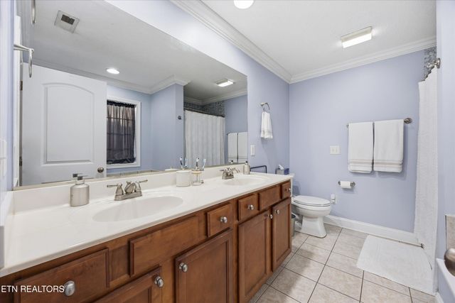 498 Oak Hills Drive, Lenoir City, TN 37771