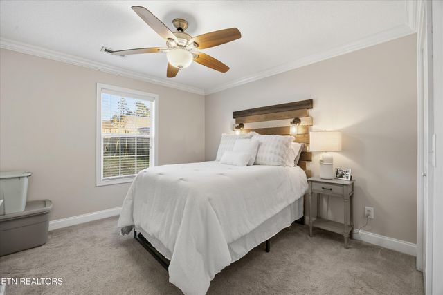 498 Oak Hills Drive, Lenoir City, TN 37771