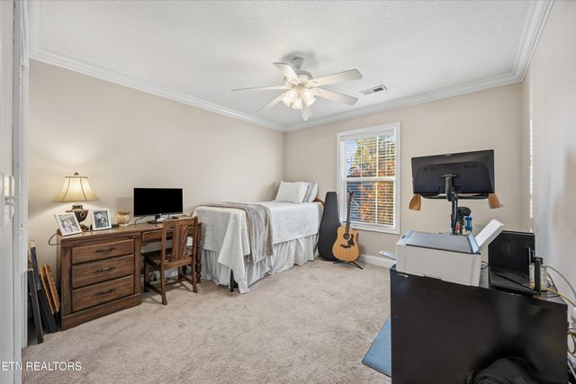 498 Oak Hills Drive, Lenoir City, TN 37771