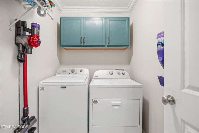 498 Oak Hills Drive, Lenoir City, TN 37771