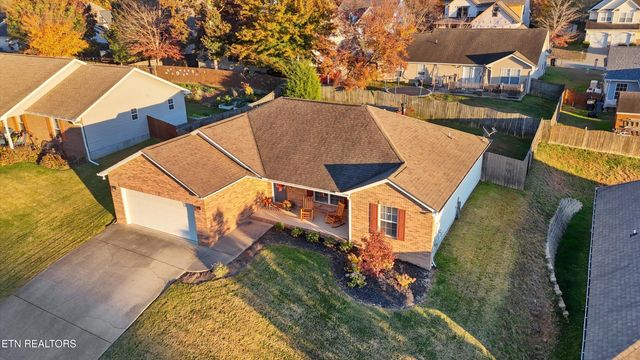 498 Oak Hills Drive, Lenoir City, TN 37771