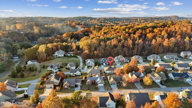 498 Oak Hills Drive, Lenoir City, TN 37771