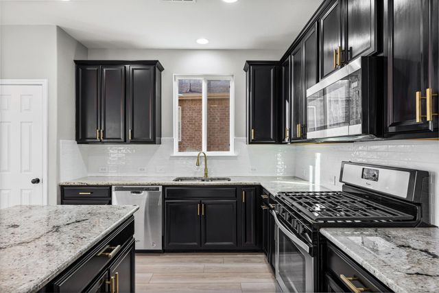 218 Lyre Leaf DR, Buda, TX 78610