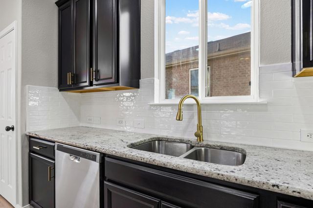 218 Lyre Leaf DR, Buda, TX 78610