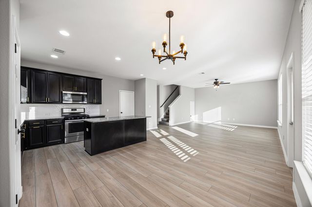 218 Lyre Leaf DR, Buda, TX 78610