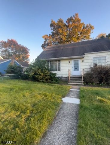 24 Arcadia Rd, Fair Lawn Boro, NJ 07410