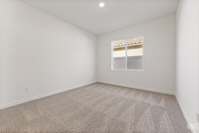 7940 Blueberry Avenue, Bakersfield, CA 93313