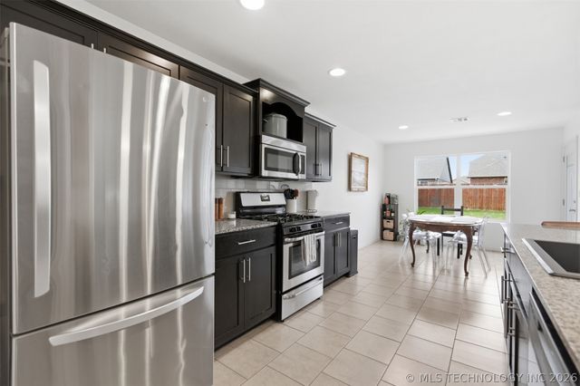 14611 E 111th Court N, Owasso, OK 74055