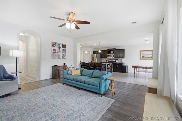 14611 E 111th Court N, Owasso, OK 74055