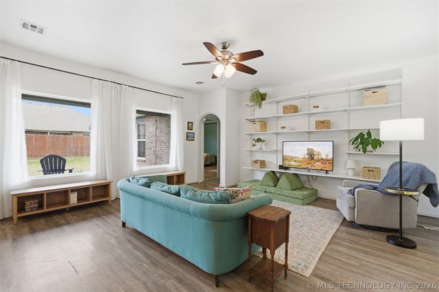 14611 E 111th Court N, Owasso, OK 74055