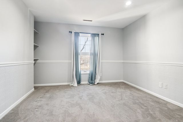 530 Devonshire Lane 13, Crystal Lake, IL 60014