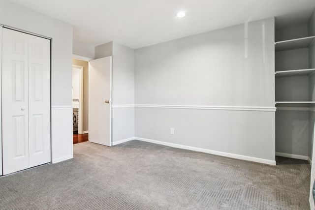 530 Devonshire Lane 13, Crystal Lake, IL 60014