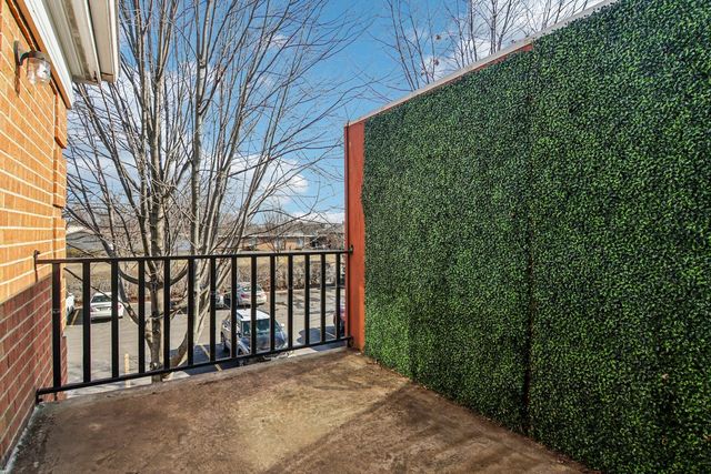 530 Devonshire Lane 13, Crystal Lake, IL 60014