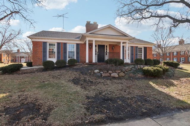 530 Devonshire Lane 13, Crystal Lake, IL 60014