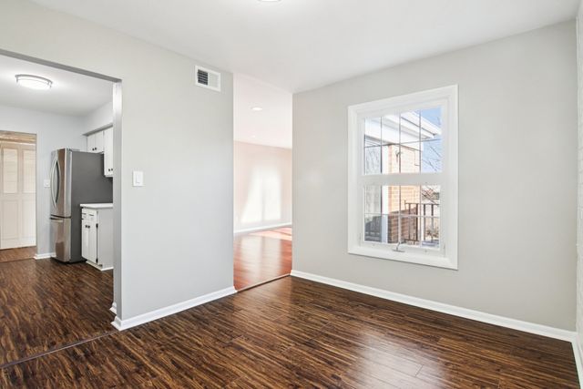 530 Devonshire Lane 13, Crystal Lake, IL 60014