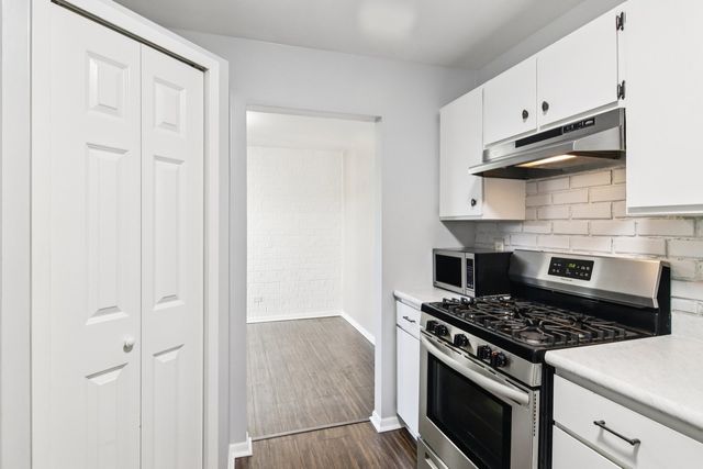 530 Devonshire Lane 13, Crystal Lake, IL 60014