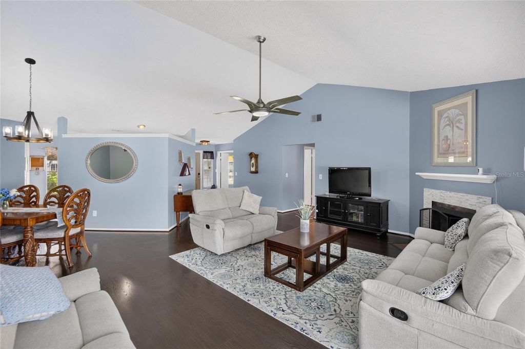 Image 11 of property listing at 15112 ROUNDUP DRIVE, Tampa, FL 33624