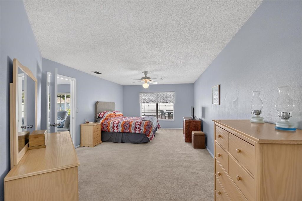 Image 17 of property listing at 15112 ROUNDUP DRIVE, Tampa, FL 33624