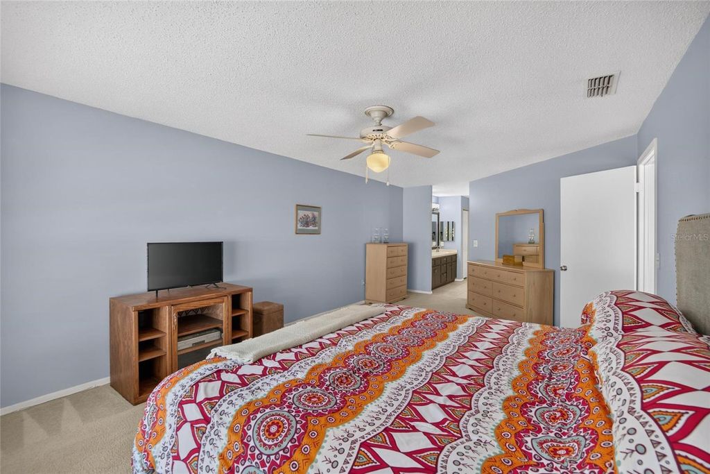 Image 18 of property listing at 15112 ROUNDUP DRIVE, Tampa, FL 33624