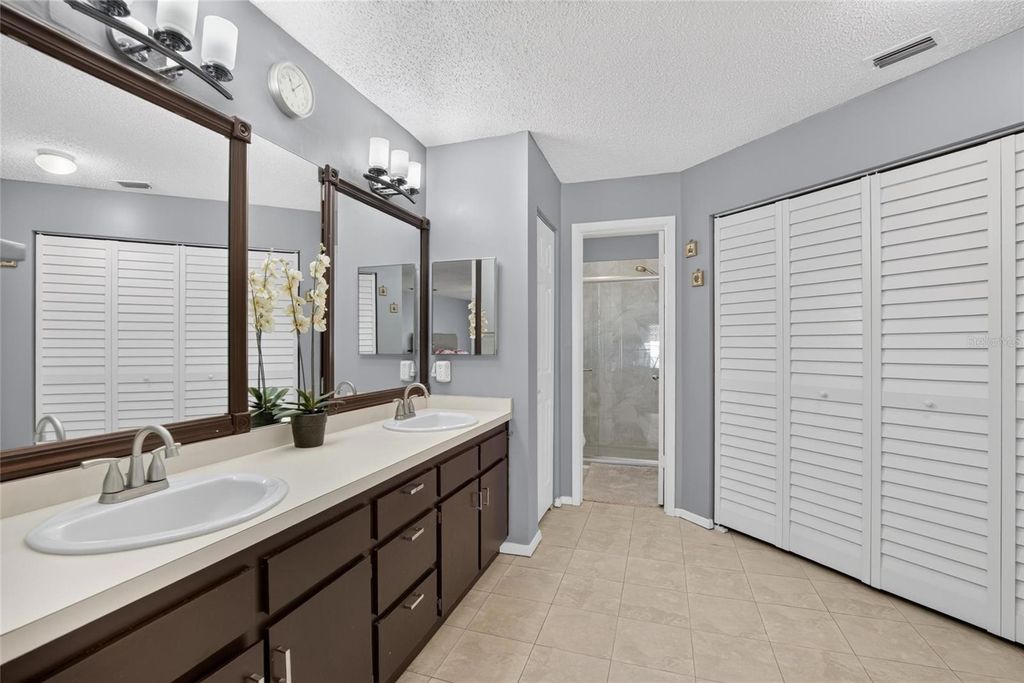 Image 19 of property listing at 15112 ROUNDUP DRIVE, Tampa, FL 33624
