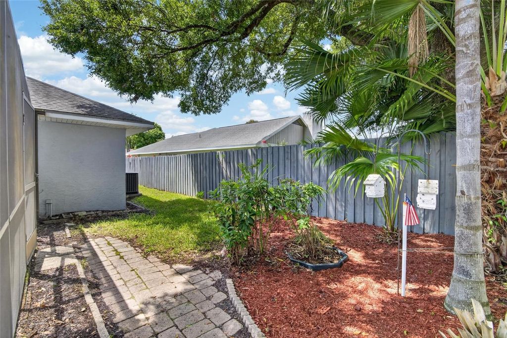 Image 37 of property listing at 15112 ROUNDUP DRIVE, Tampa, FL 33624
