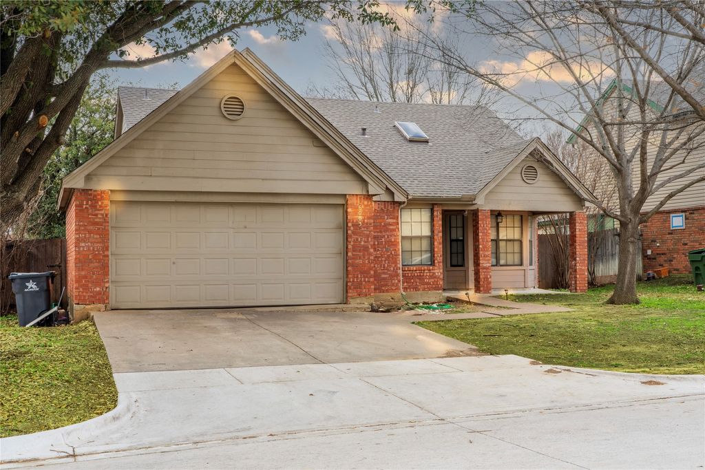 6003 Ivy Glen Drive, Arlington, TX 76017