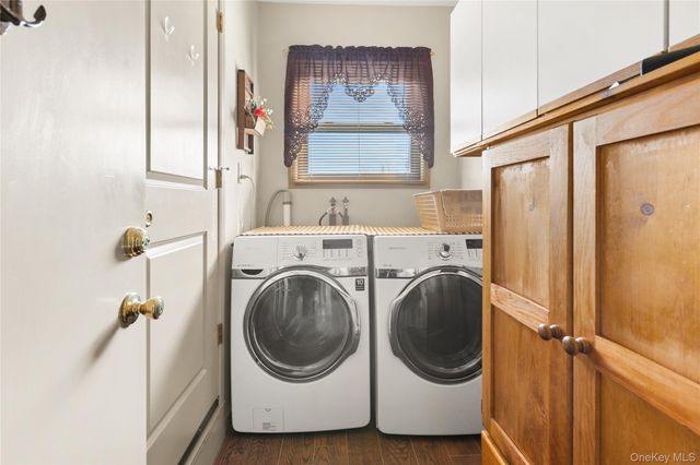 7 Montgomery Lane, Bay Shore, NY 11706