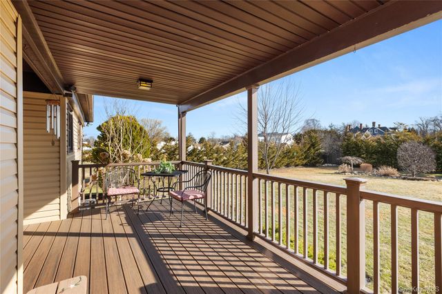 7 Montgomery Lane, Bay Shore, NY 11706