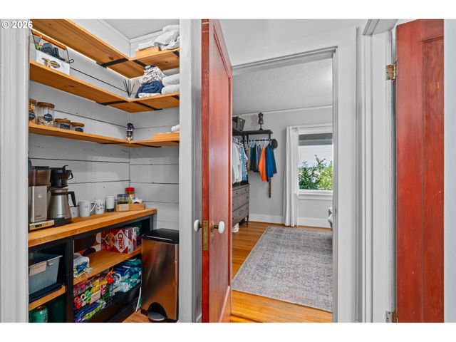 9685 Nw SAINT HELENS Rd, Portland, OR 97231