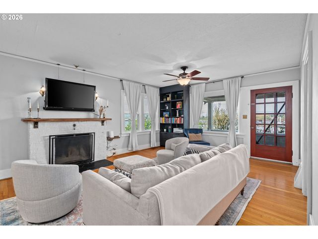 9685 Nw SAINT HELENS Rd, Portland, OR 97231