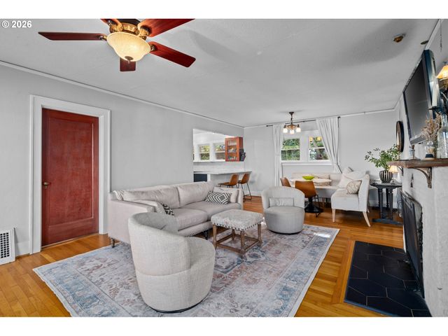 9685 Nw SAINT HELENS Rd, Portland, OR 97231