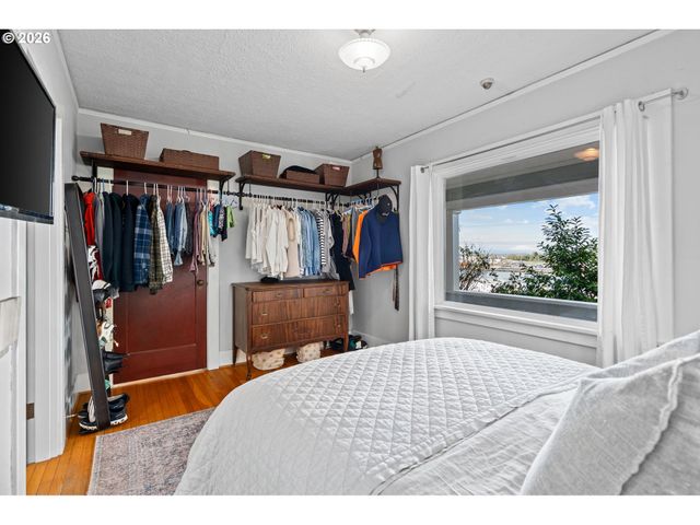 9685 Nw SAINT HELENS Rd, Portland, OR 97231