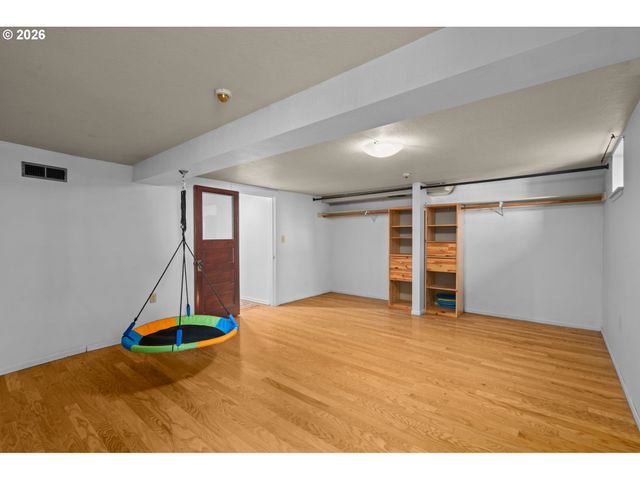 9685 Nw SAINT HELENS Rd, Portland, OR 97231