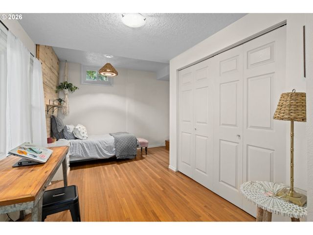 9685 Nw SAINT HELENS Rd, Portland, OR 97231