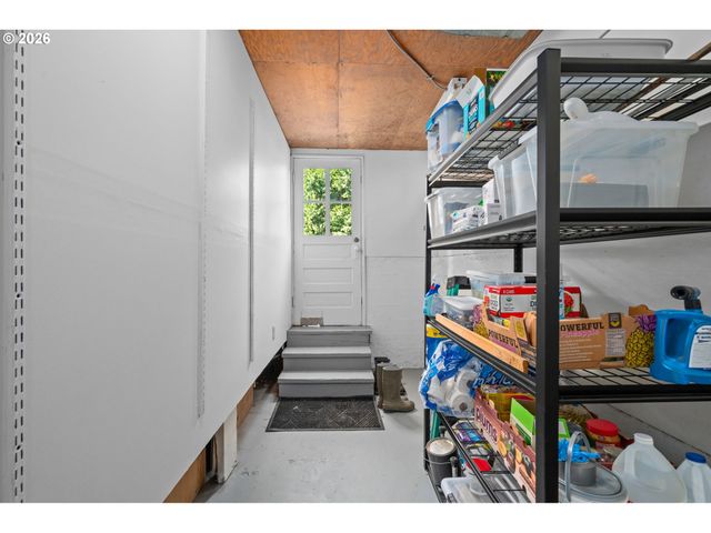 9685 Nw SAINT HELENS Rd, Portland, OR 97231