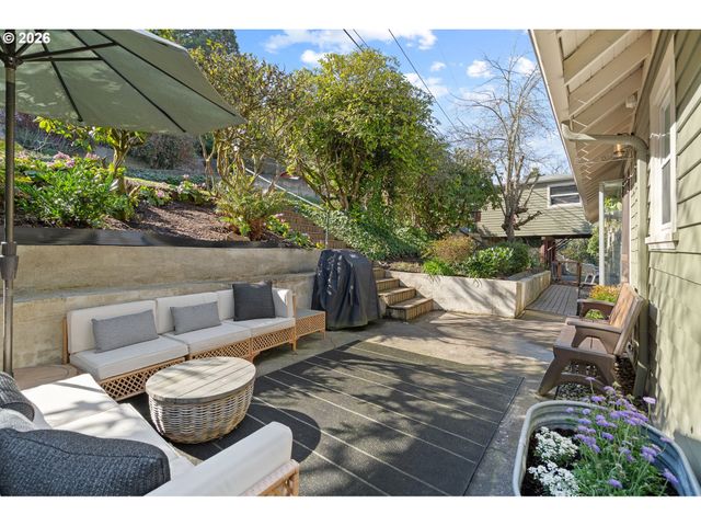 9685 Nw SAINT HELENS Rd, Portland, OR 97231