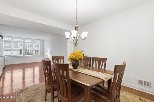 309 Lois Lane, Niskayuna, NY 12304