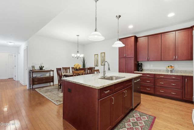 309 Lois Lane, Niskayuna, NY 12304