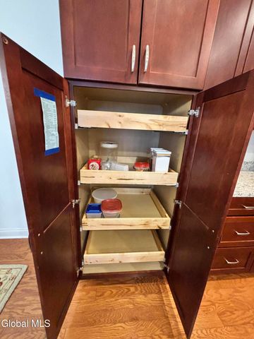 309 Lois Lane, Niskayuna, NY 12304