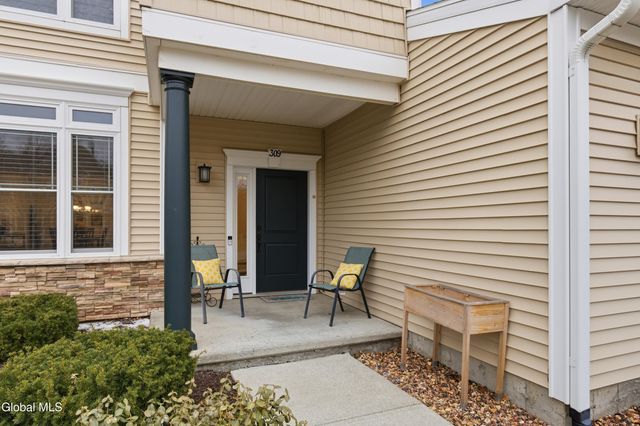 309 Lois Lane, Niskayuna, NY 12304