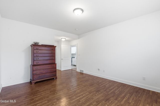 309 Lois Lane, Niskayuna, NY 12304