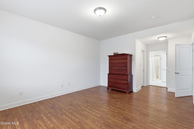 309 Lois Lane, Niskayuna, NY 12304