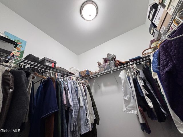 309 Lois Lane, Niskayuna, NY 12304