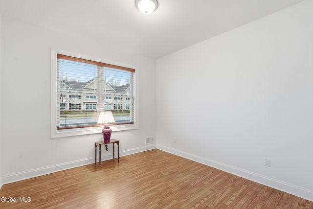 309 Lois Lane, Niskayuna, NY 12304